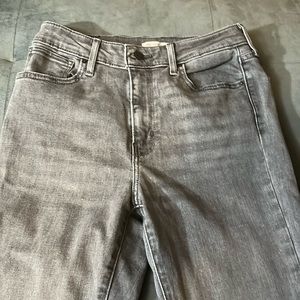 Grey women’s Levi’s size 29 waist